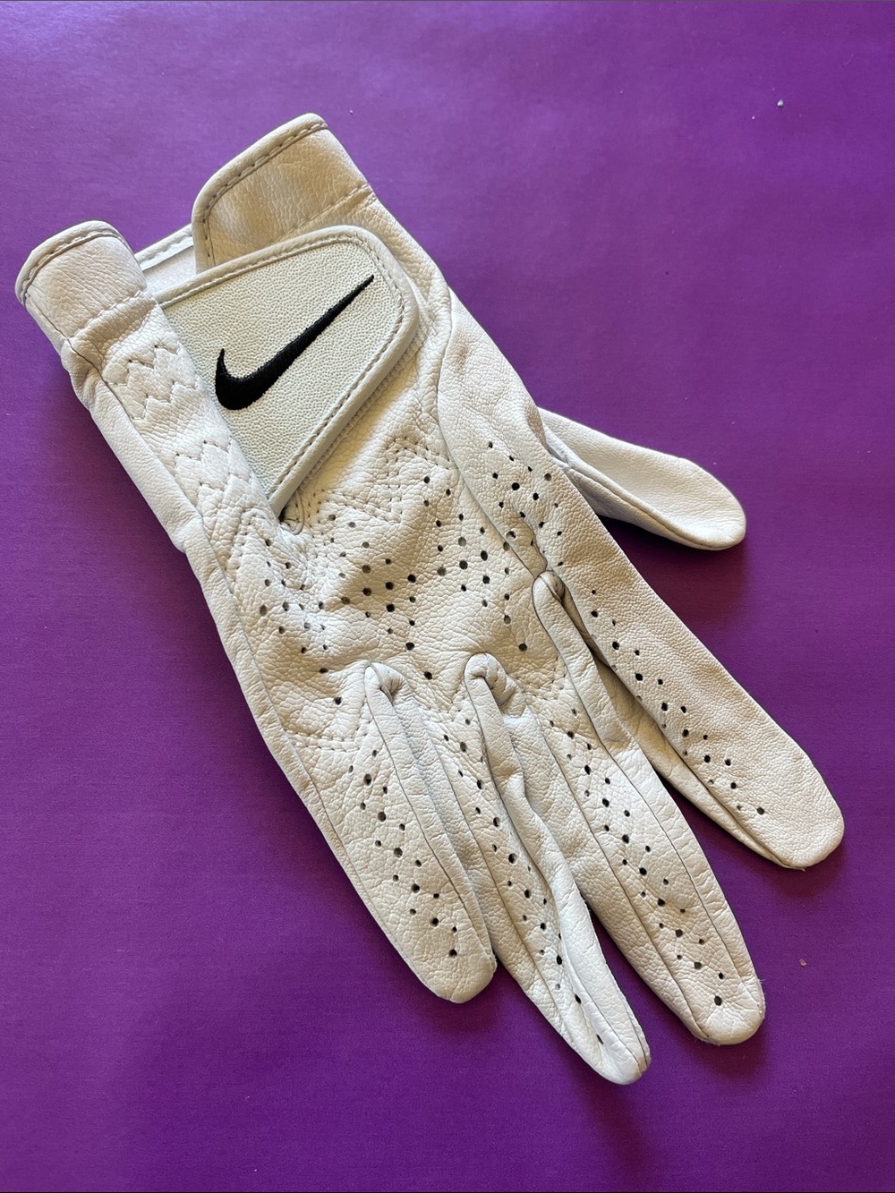 Women’s Nike Tour White Leather Golf Glove XS RIGHT